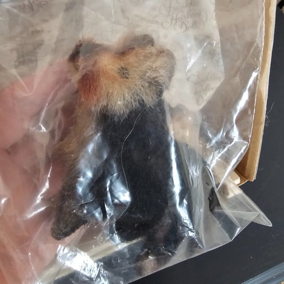 NIB Franklin Heirloom Dolls Dorothy Wizard of Oz with Toto Ruby Red Shoes Basket - Picture 2 of 11